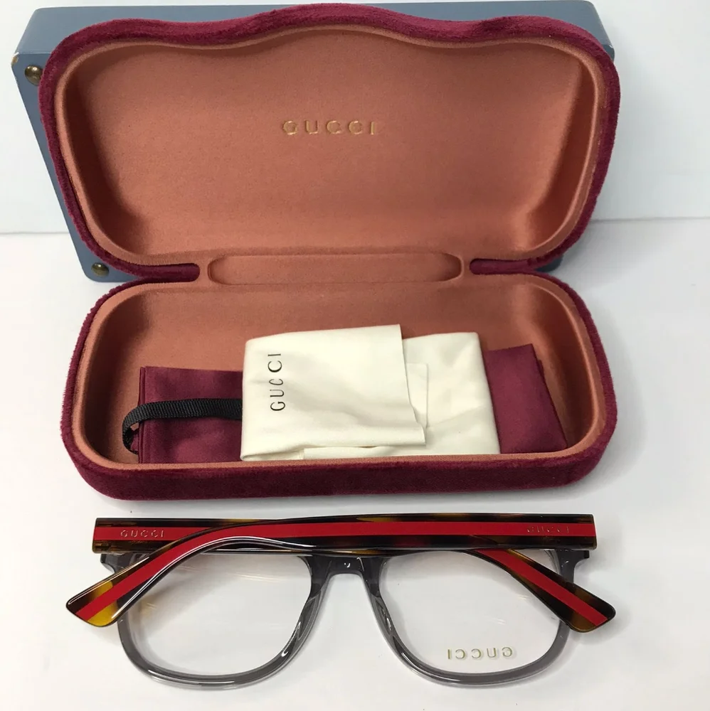 New - 💯 Original Gucci's GG0004ON  soft lines across  frames acetate front.Ico